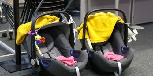 Asiantuntijaluennot vertaiskeskusteluin